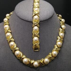 Vintage Gold Tone Faux Pearl Necklace Bracelet Set XOXO 1980s